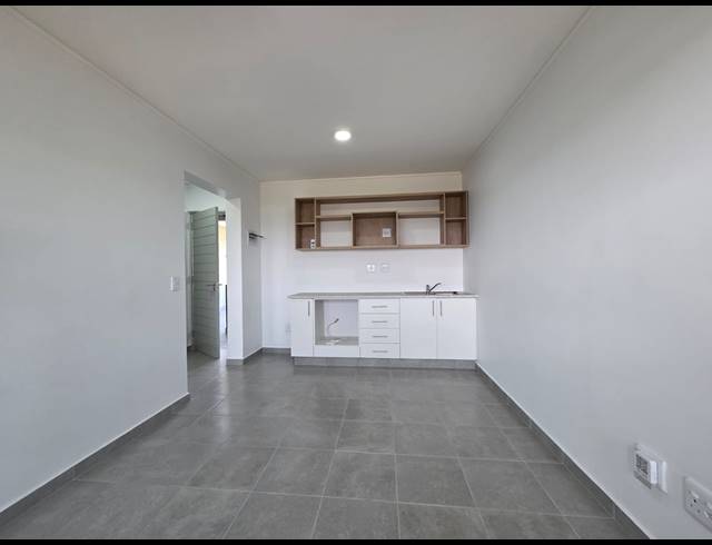 1 BEDROOM APARTMENT FOR SALE IN SHEFFIELD BEACH